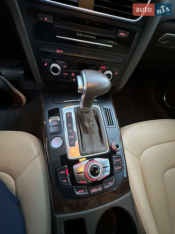 Седан Audi A4 2015 в Киеве