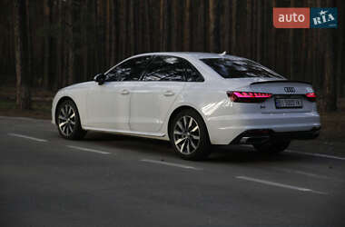 Седан Audi A4 2020 в 