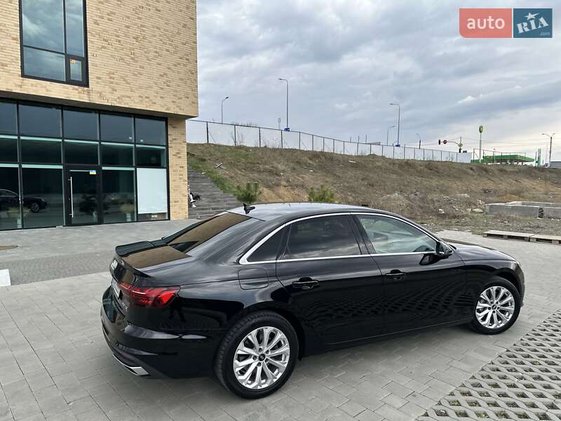 Седан Audi A4 2021 в Хмельницком
