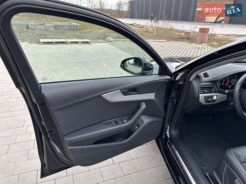Седан Audi A4 2021 в Хмельницком