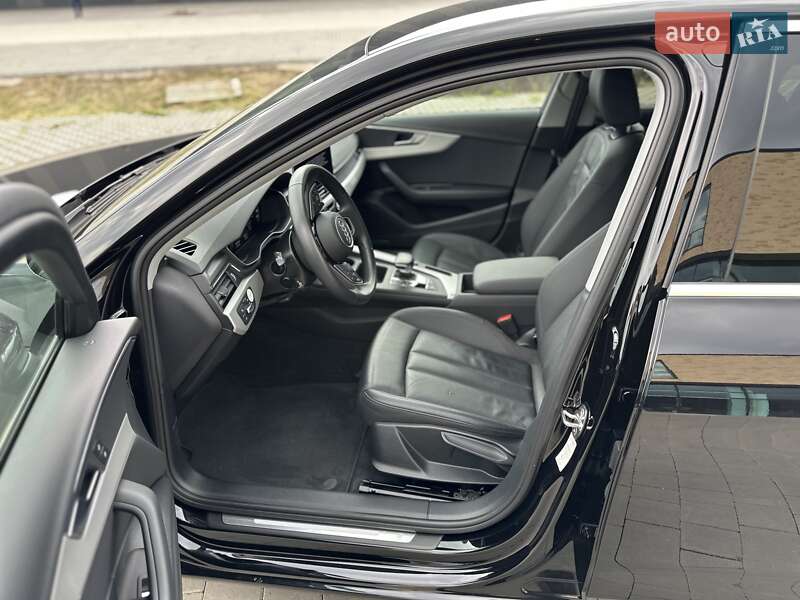 Седан Audi A4 2021 в Хмельницком