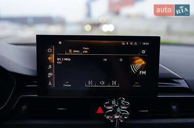 Седан Audi A4 2020 в 