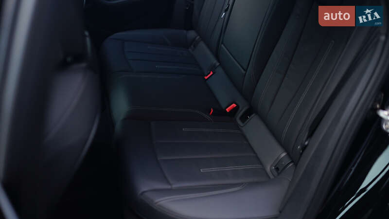 Седан Audi A4 2020 в Львові