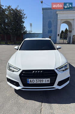 Седан Audi A4 2017 в 