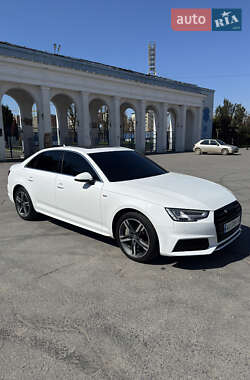 Седан Audi A4 2017 в 