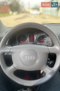 Седан Audi A4 2001 в 