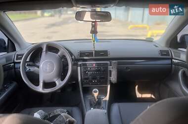 Седан Audi A4 2001 в Знаменке