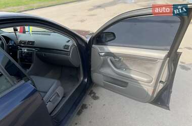Седан Audi A4 2001 в Знаменке