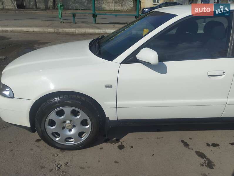 Универсал Audi A4 2001 в Харькове