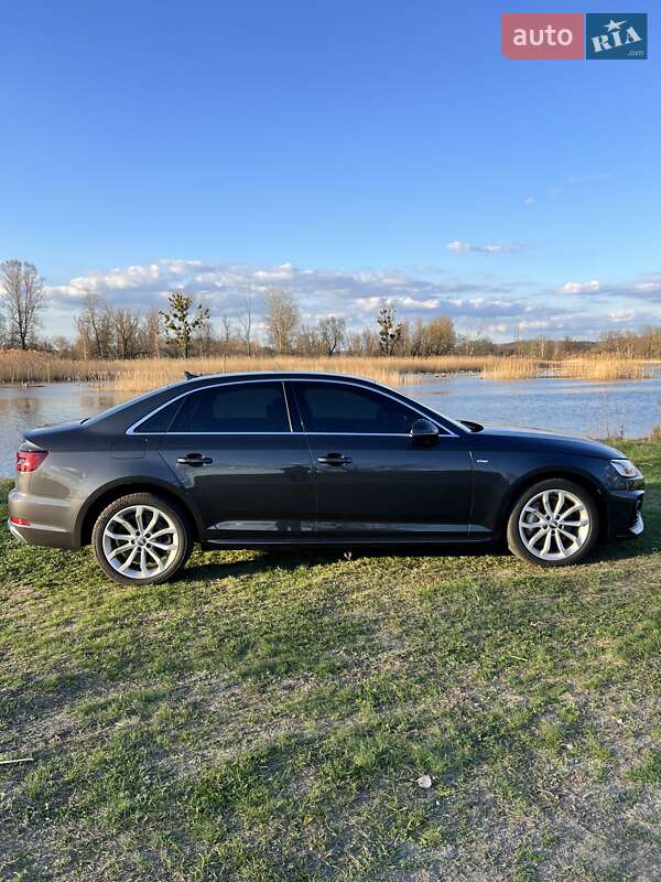 Седан Audi A4 2019 в Полтаві