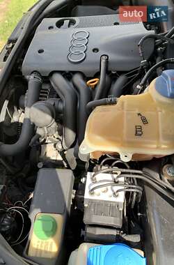 Седан Audi A4 1999 в 
