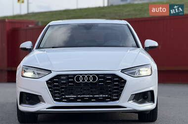 Седан Audi A4 2020 в 