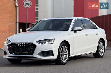 Седан Audi A4 2020 в 