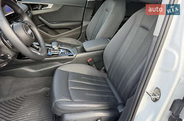 Седан Audi A4 2020 в 