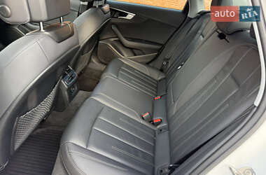 Седан Audi A4 2020 в 