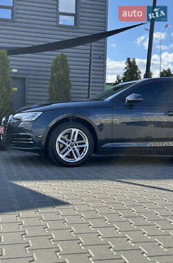 Седан Audi A4 2016 в 