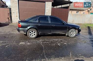 Седан Audi A4 1995 в 