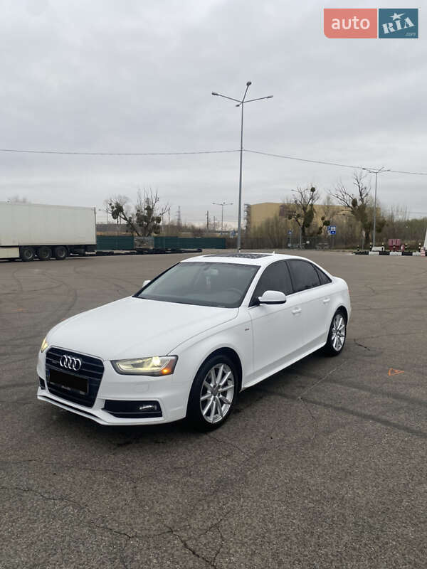 Седан Audi A4 2014 в 