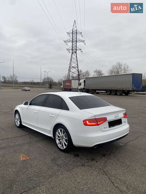 Седан Audi A4 2014 в Киеве