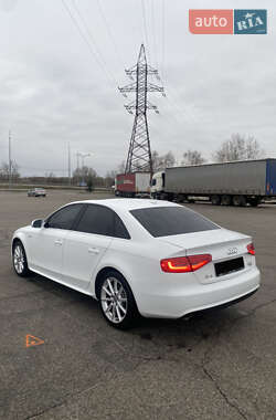 Седан Audi A4 2014 в 