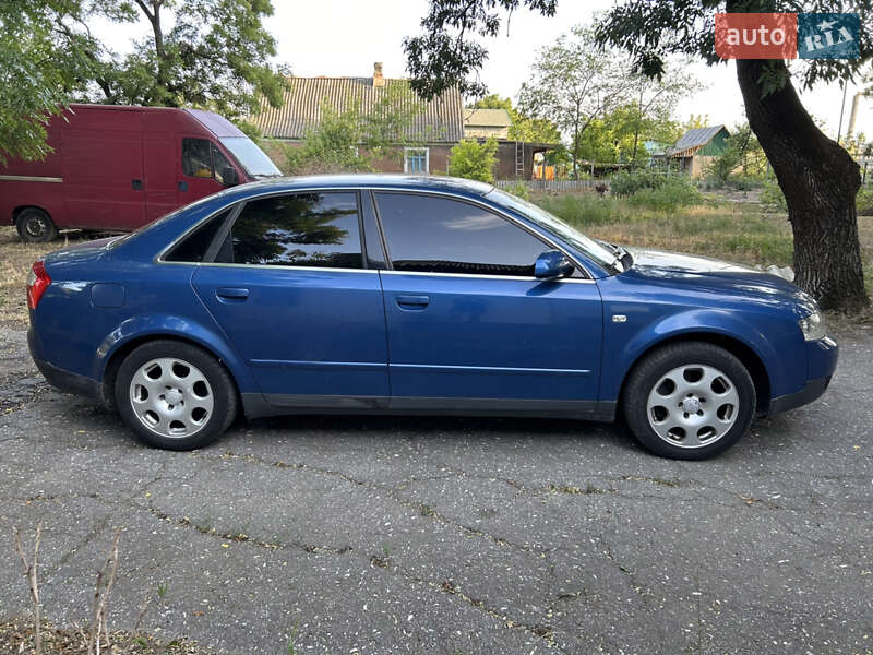 Седан Audi A4 2002 в Одессе