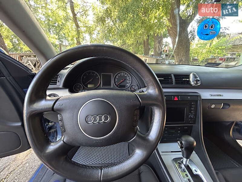 Седан Audi A4 2002 в Одессе