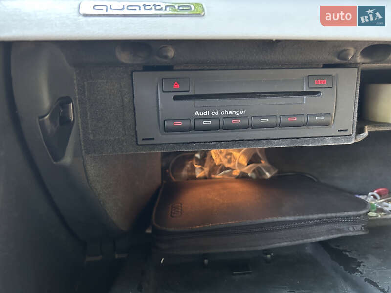 Седан Audi A4 2002 в Одессе