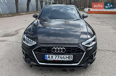 Седан Audi A4 2021 в 