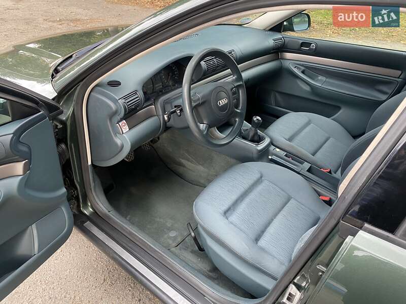 Универсал Audi A4 1999 в Лебедине