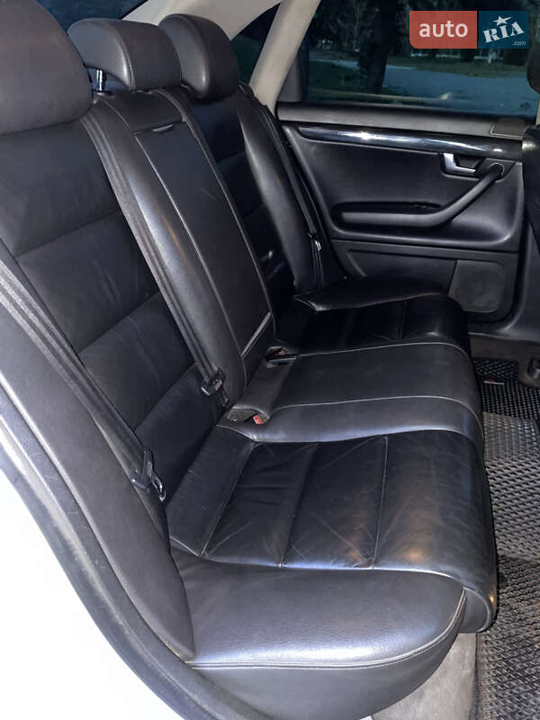 Седан Audi A4 2004 в Дубні
