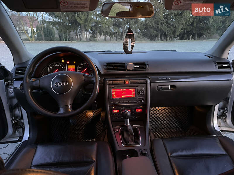 Седан Audi A4 2004 в Дубні