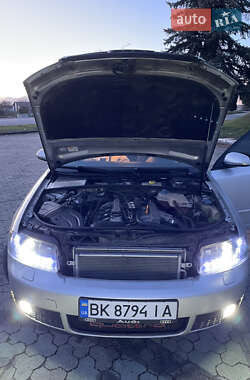 Седан Audi A4 2004 в 
