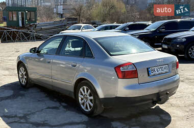 Седан Audi A4 2001 в 