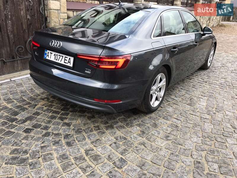 Седан Audi A4 2017 в Ивано-Франковске