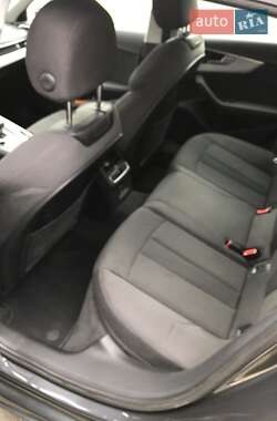 Седан Audi A4 2017 в Ивано-Франковске