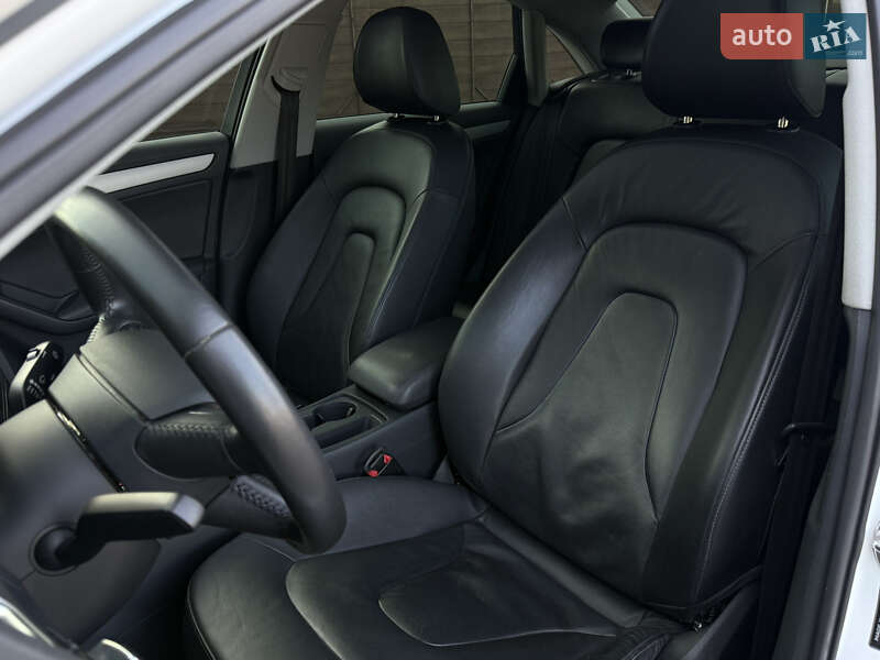 Седан Audi A4 2014 в Києві