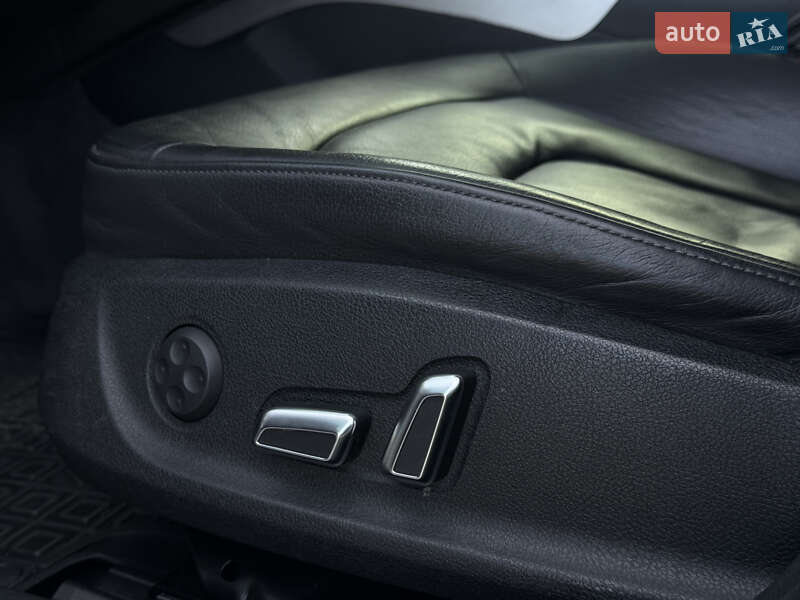 Седан Audi A4 2014 в Києві