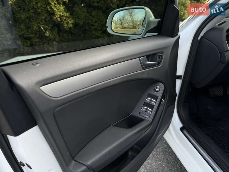 Седан Audi A4 2014 в Києві