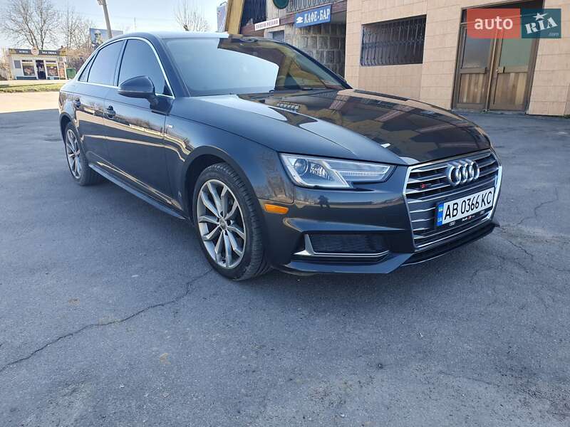 Седан Audi A4 2019 в Шпикові