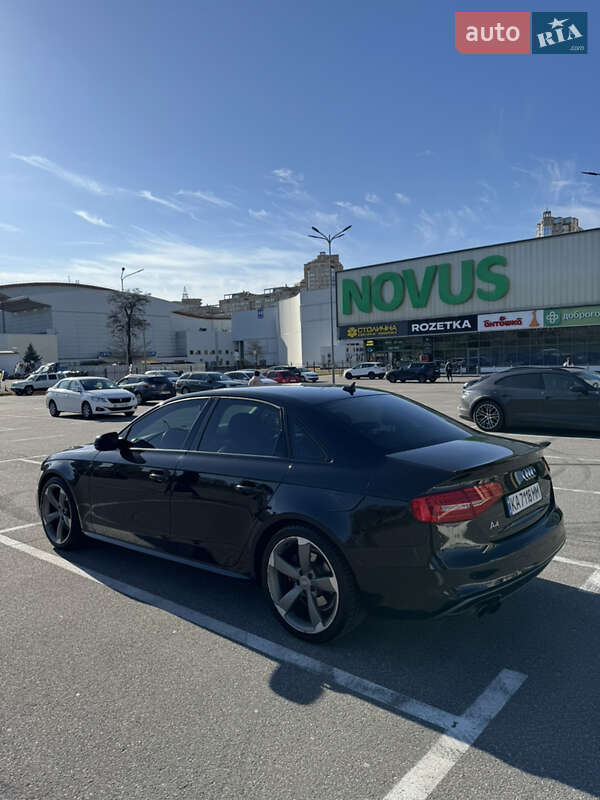 Седан Audi A4 2013 в Киеве