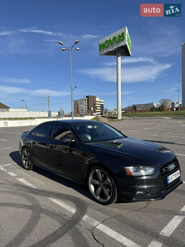 Седан Audi A4 2013 в Киеве