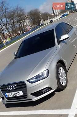 Седан Audi A4 2012 в 