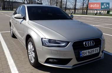 Седан Audi A4 2012 в 