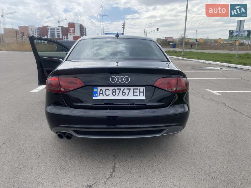 Седан Audi A4 2012 в Луцке