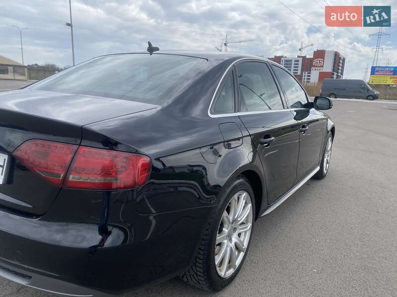 Седан Audi A4 2012 в Луцке