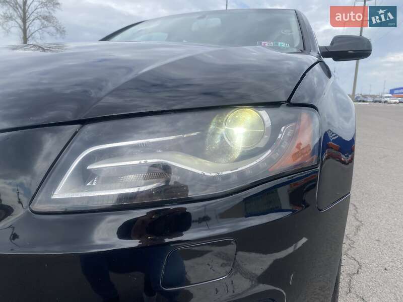 Седан Audi A4 2012 в Луцке