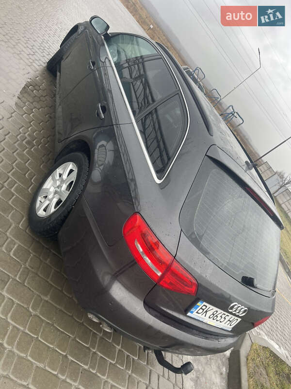 Универсал Audi A4 2011 в Костополе
