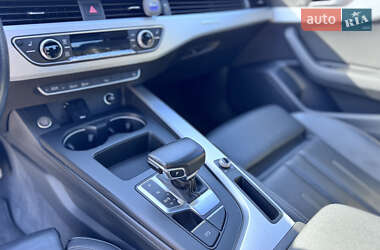 Седан Audi A4 2021 в 