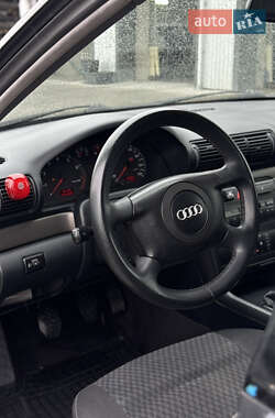 Седан Audi A4 2000 в 