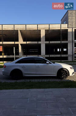 Седан Audi A4 2012 в Ивано-Франковске